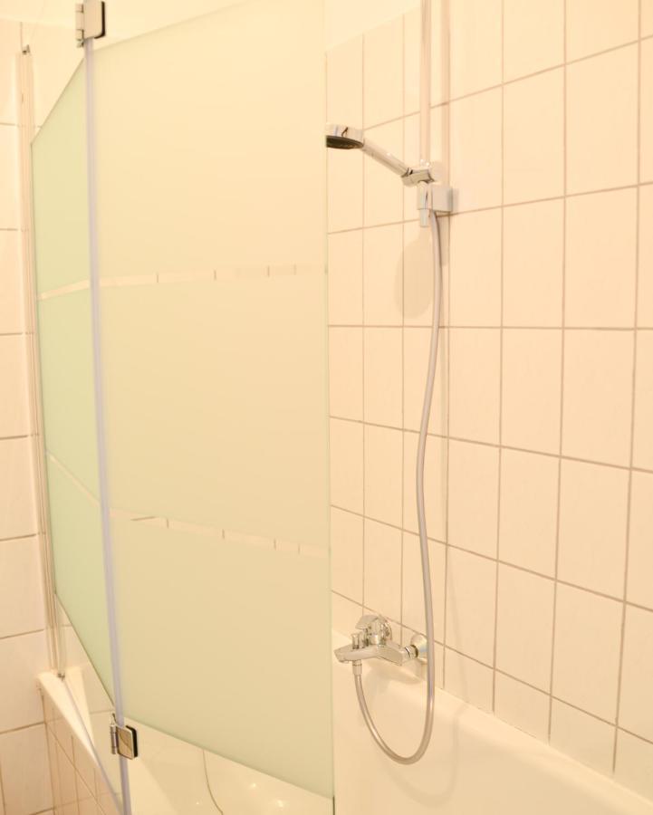 Milpau Bottrop 2 - Modernes Und Zentrales Premium-Apartment Fuer 4 Personen Mit Queensize-Bett Und Einzelbetten - Netflix, Nespresso Und Smart-Tv 外观 照片